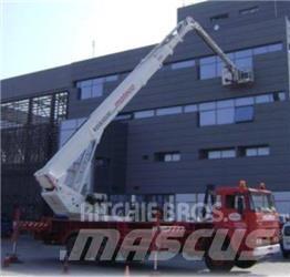 Bronto 420 Plataformas aéreas montadas em camião