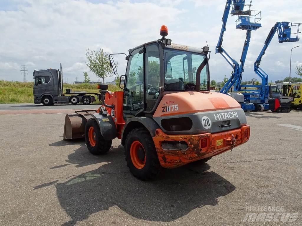Hitachi ZW75 Construção - Outros
