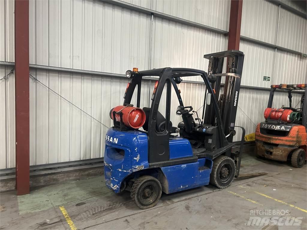Nissan UD02A20PQ Empilhadores a gás