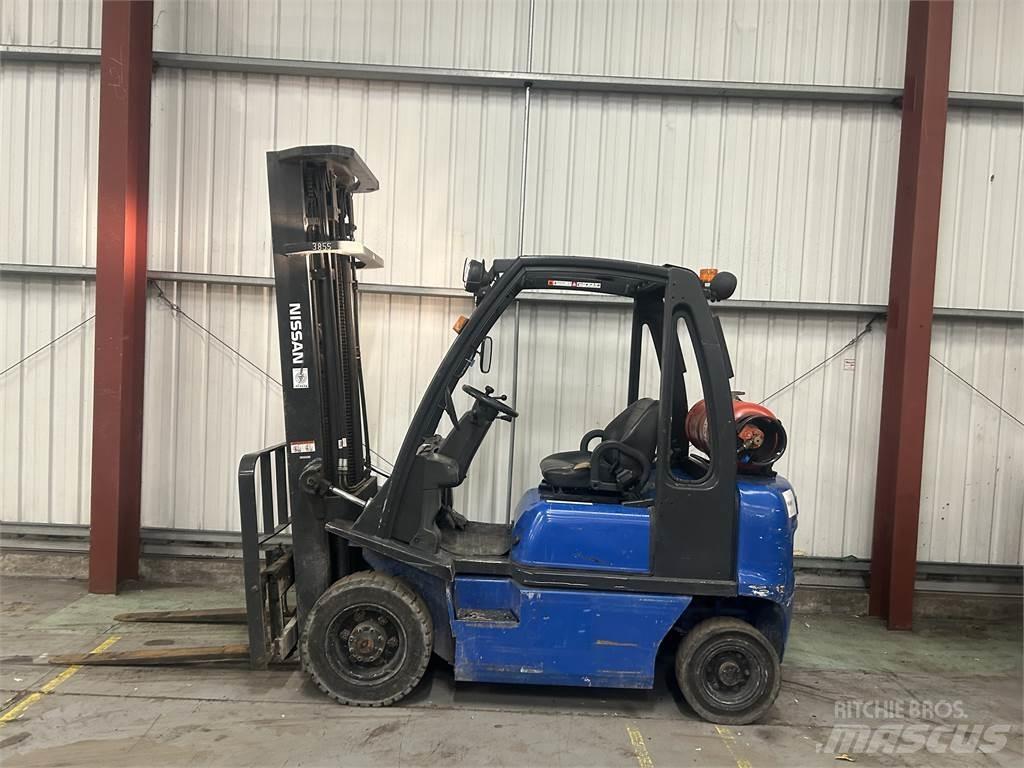 Nissan UD02A20PQ Empilhadores a gás