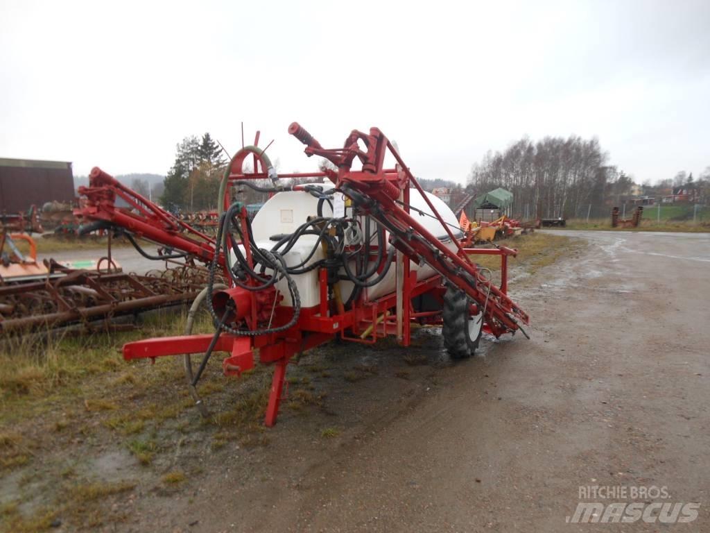 Lindus SPRUTA 2400L Pulverizadores rebocados