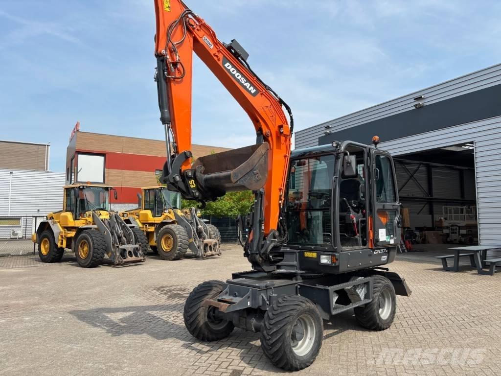 Doosan DX 57 Escavadoras de rodas