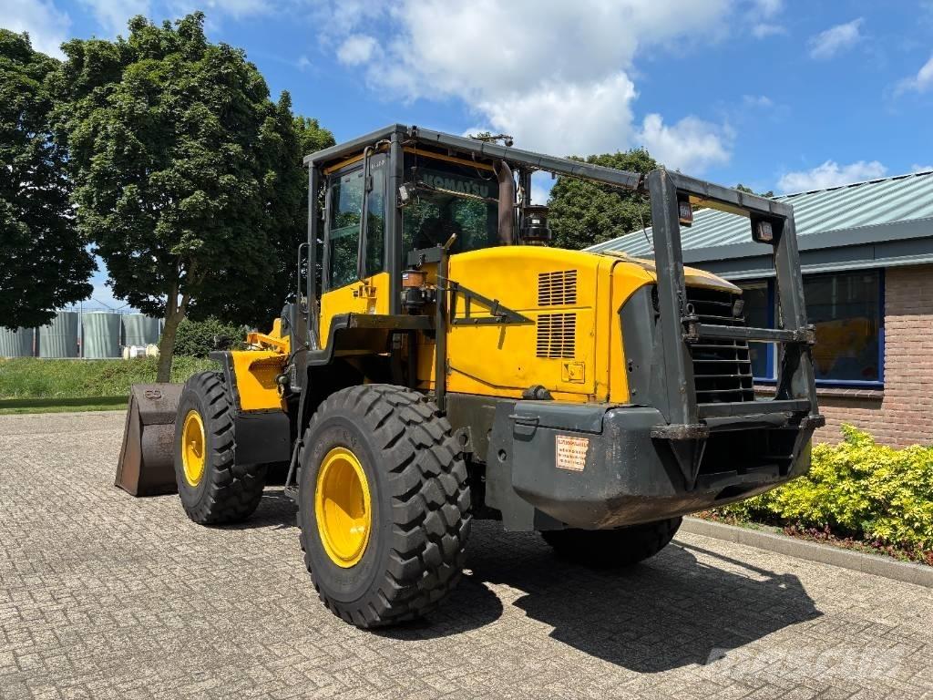 Komatsu WA 320-5 Carregadeiras de rodas