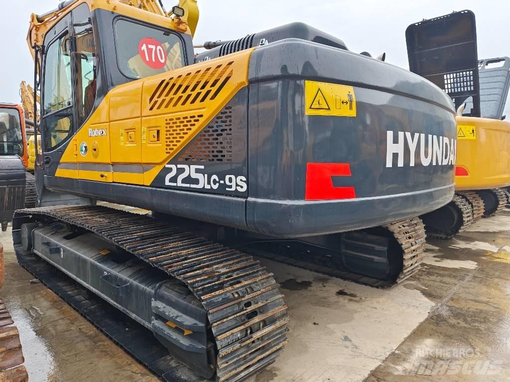 Hyundai R225LC-9S Escavadeiras de esteiras