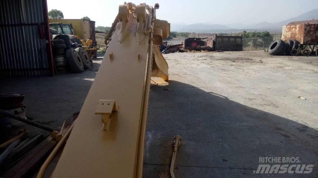 CAT 245 Lanças e braços dippers