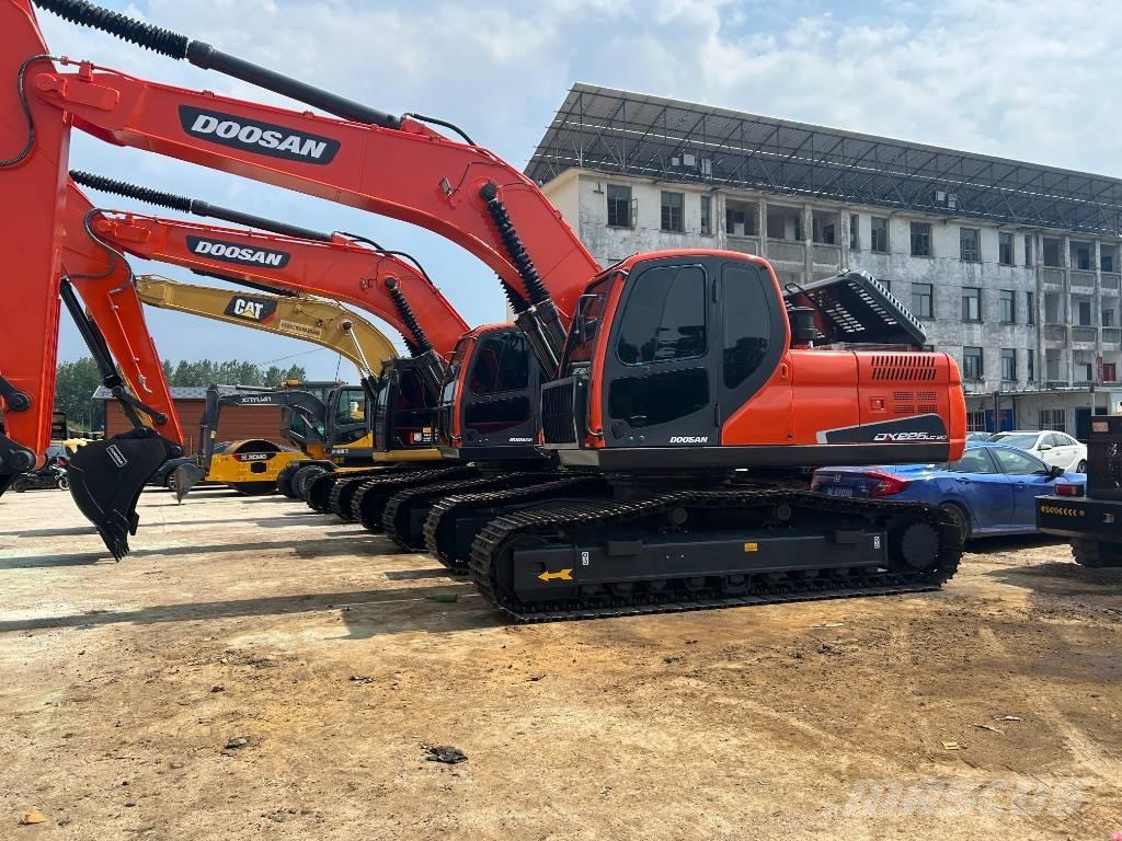 Doosan DX 225 LC Escavadeiras de esteiras