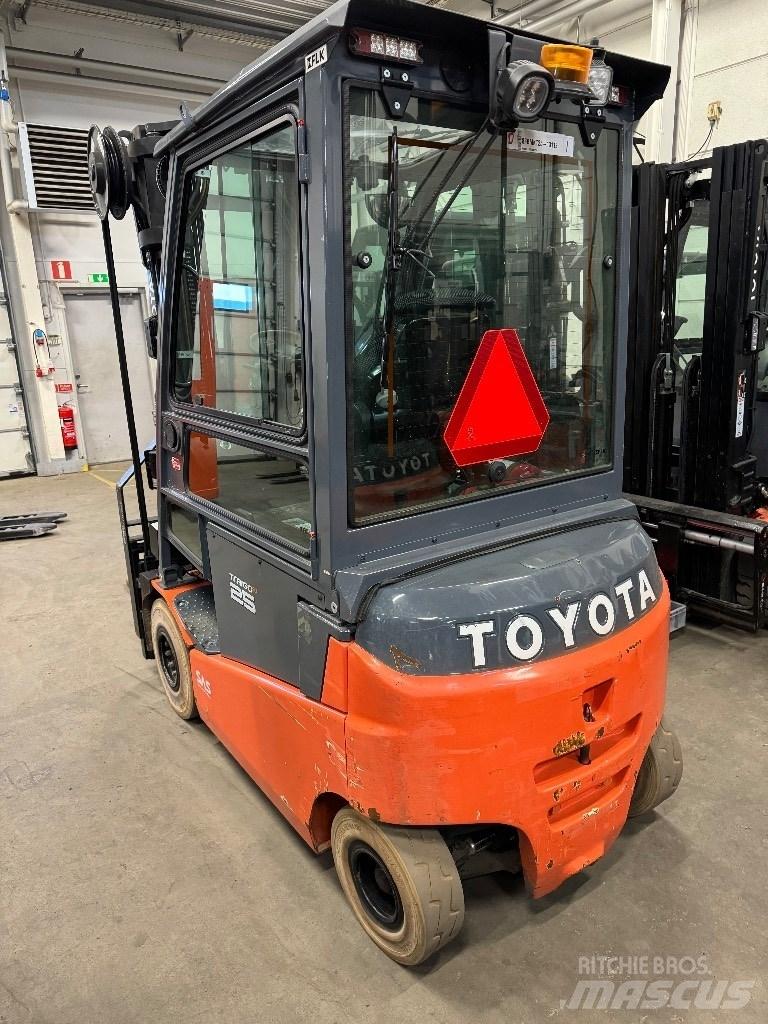 Toyota 8FBMKT25 Empilhadores eléctricos