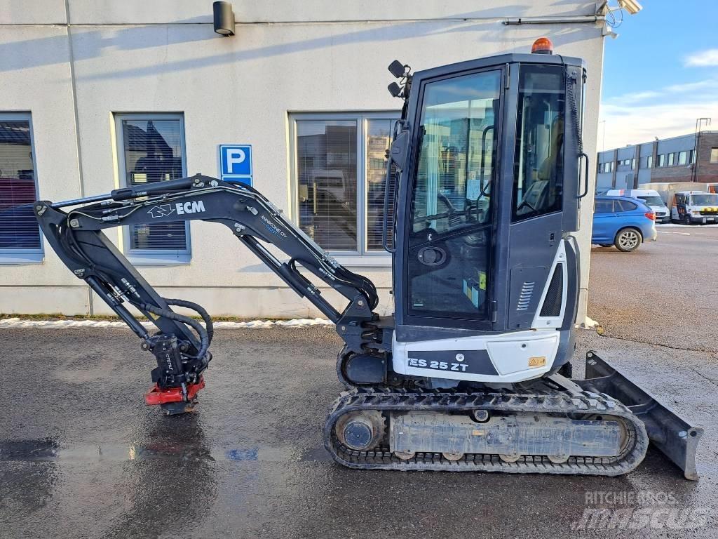 ECM ES 25 ZT Miniescavadeiras