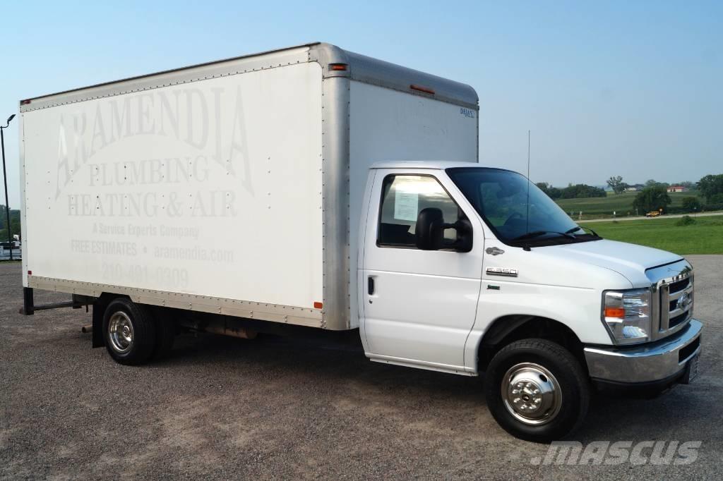 Ford E 350 SD Caminhões de caixa fechada