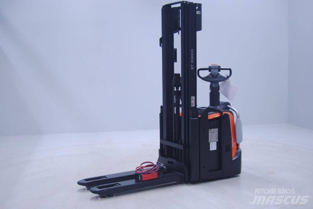 Toyota SPE120L Empilhador para operador externo
