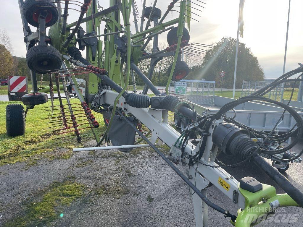 CLAAS Liner 2800 Ancinho virador