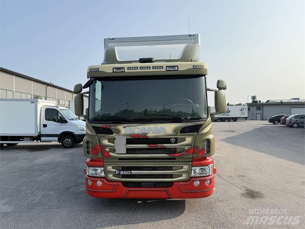 Scania P280 4x2 Caminhões de caixa fechada