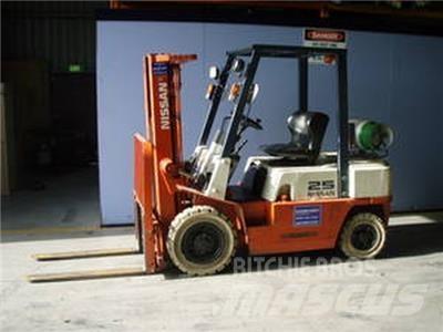 Nissan RJ02A25U Empilhadores - Outros
