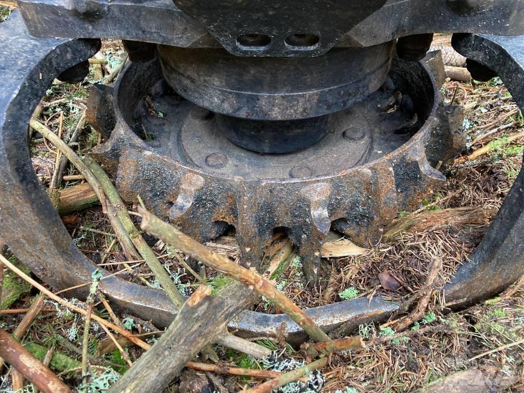 Komatsu C 144 Cabeças de ceifeiras