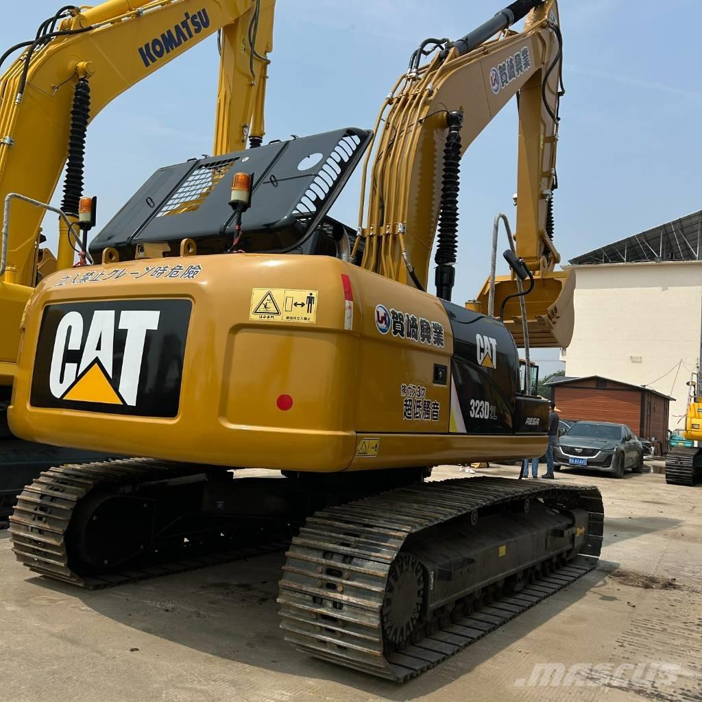 CAT 323D2L Escavadeiras de esteiras