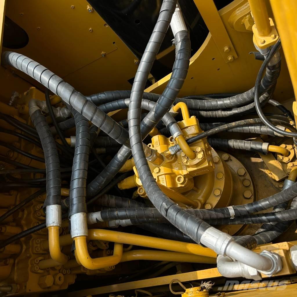 CAT 323D2L Escavadeiras de esteiras