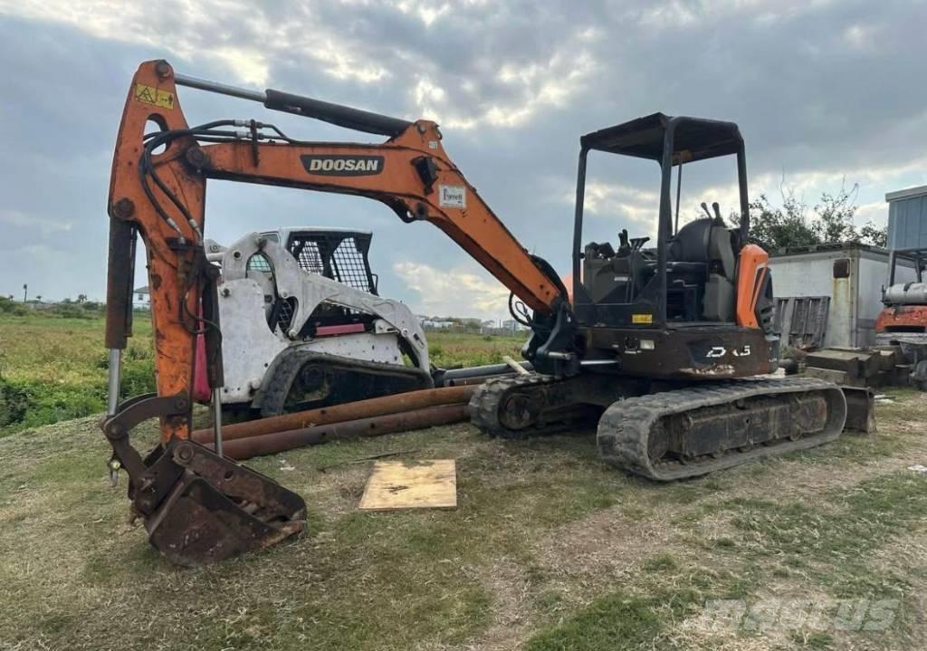 Doosan DX50 Escavadeiras de esteiras