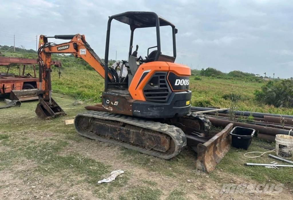 Doosan DX50 Escavadeiras de esteiras