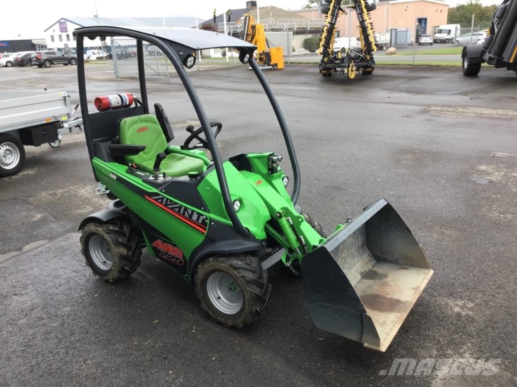 Avant 225 Carregadora multifunções