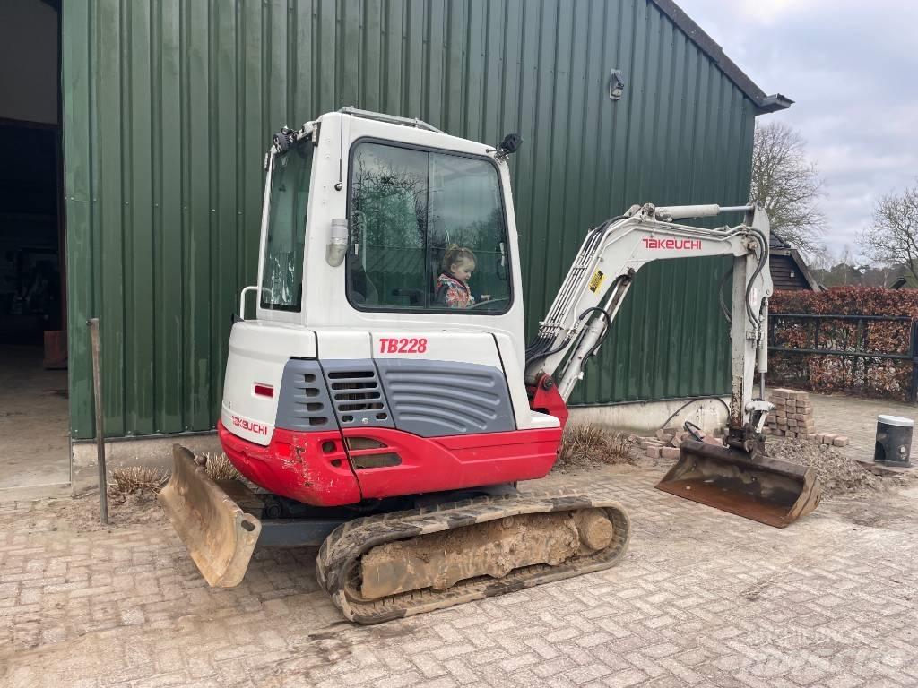 Takeuchi TB 228 Miniescavadeiras