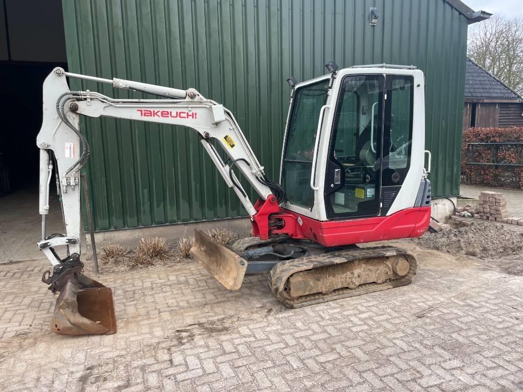 Takeuchi TB 228 Miniescavadeiras