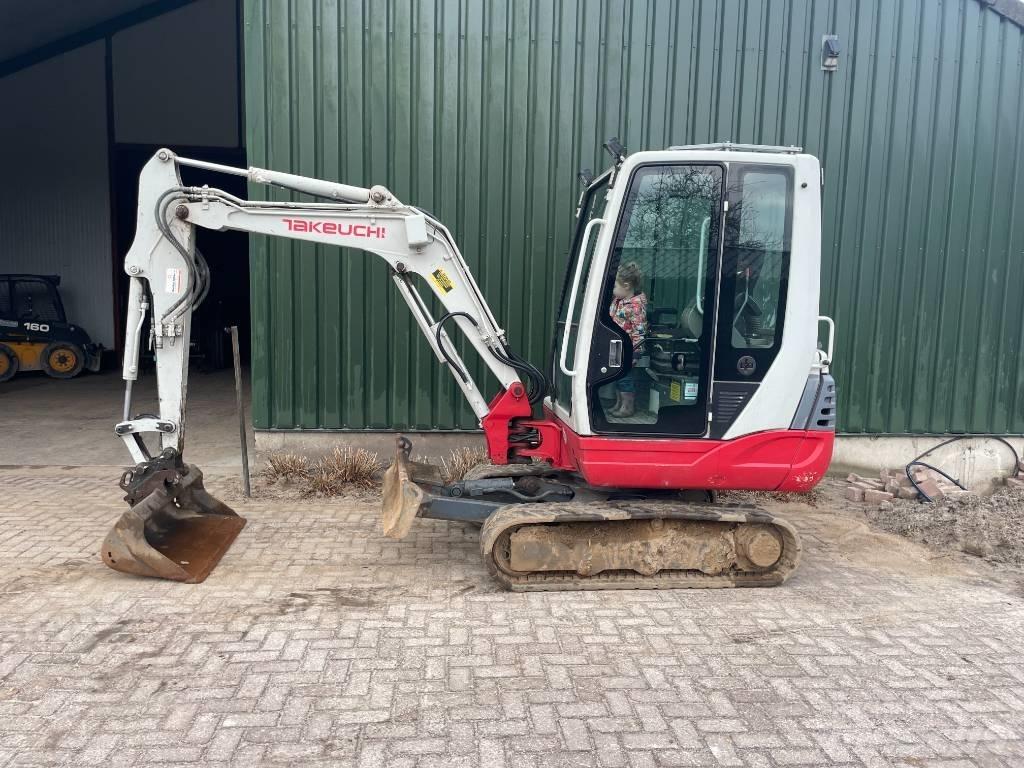 Takeuchi TB 228 Miniescavadeiras