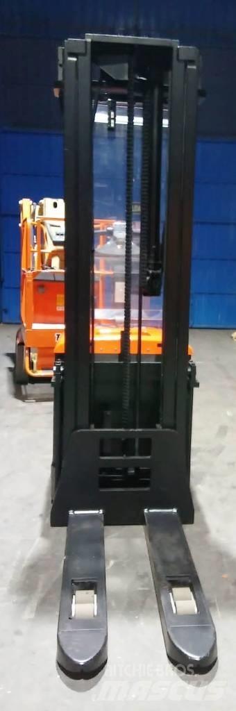 BT SPE 160 Empilhador para operador externo