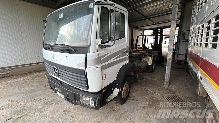 Mercedes-Benz 711 Outros Camiões