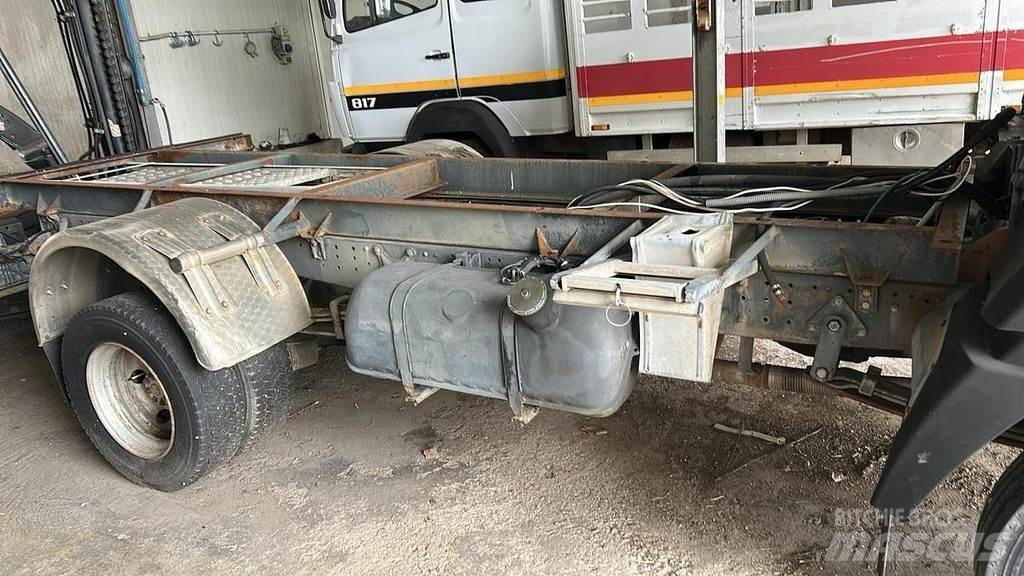 Mercedes-Benz 711 Outros Camiões