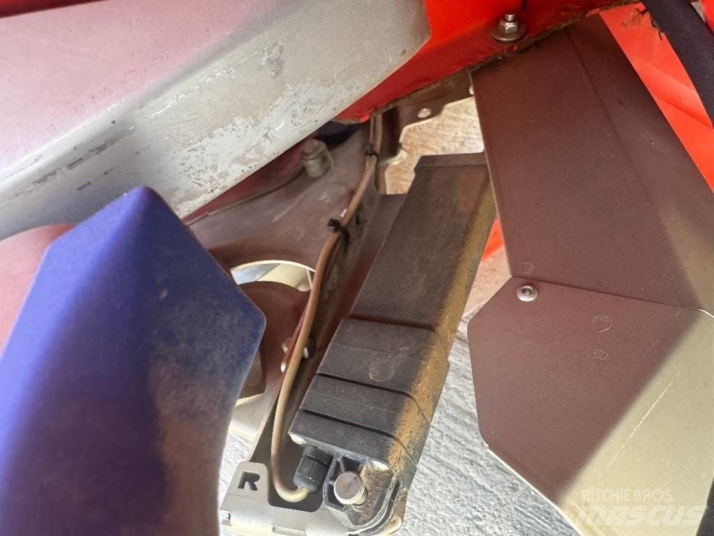 Kuhn Axis 30.1 W Espalhadores de minério