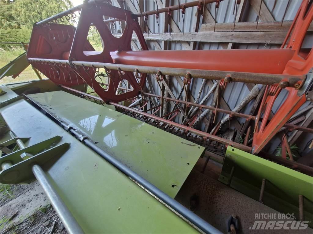 CLAAS C600 Ceifeiras debulhadoras compactas