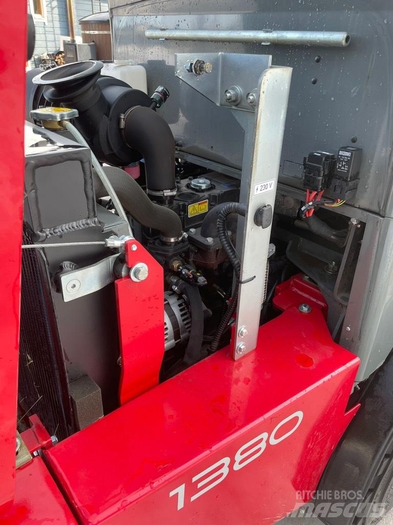 Weidemann 1380 Carregadora multifunções