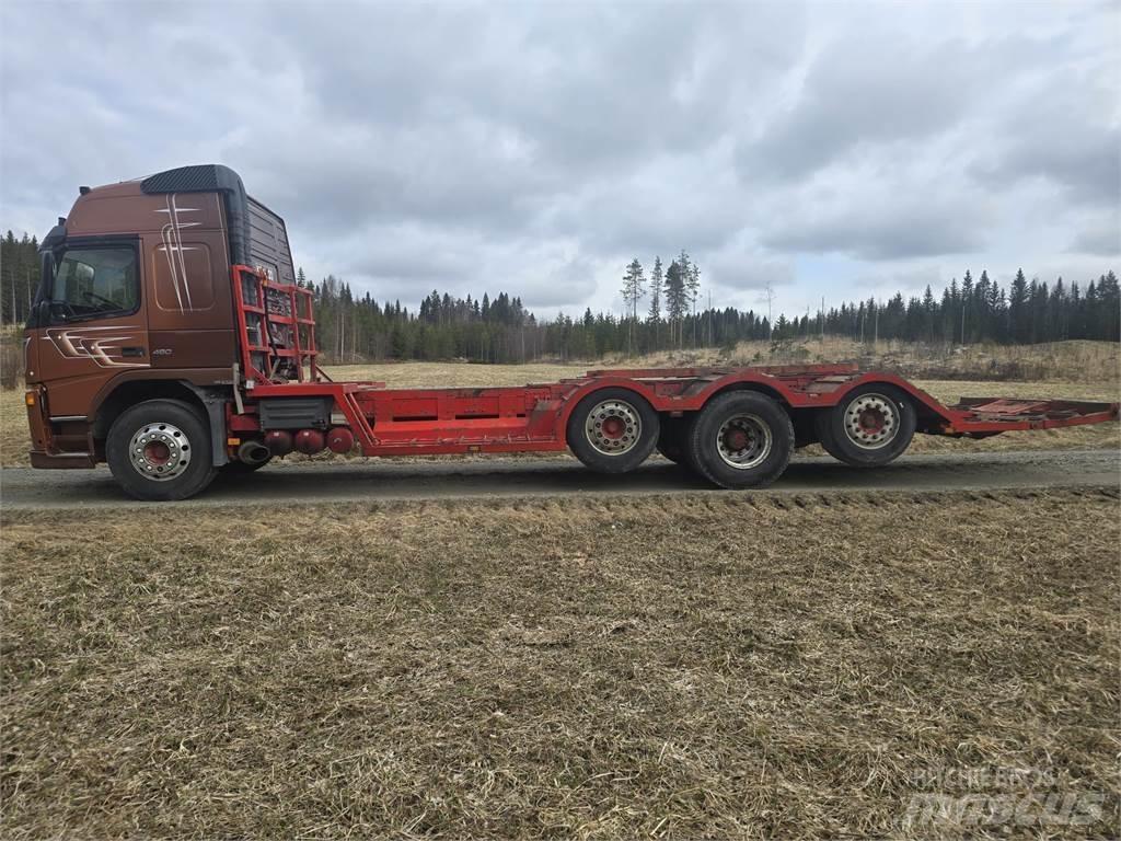 Volvo FM12 8x2 Camiões de transporte de máquinas florestais