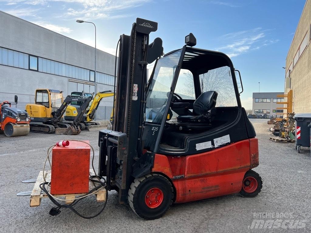 Linde E 25 Empilhadores eléctricos