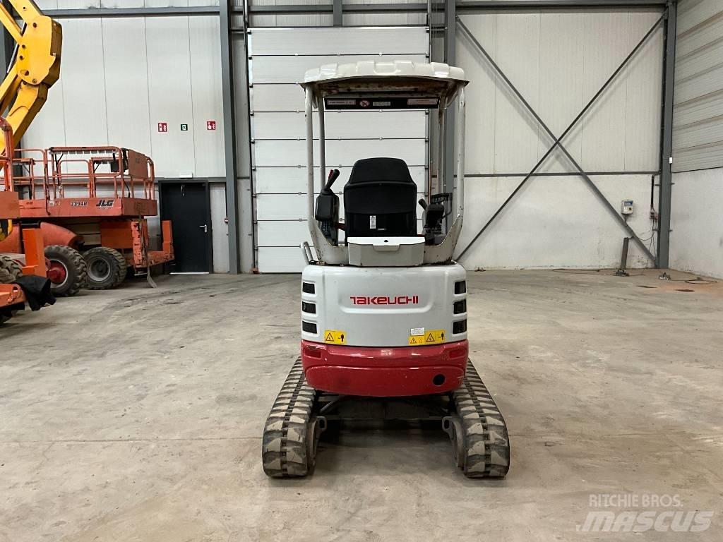 Takeuchi TB 215 R Miniescavadeiras