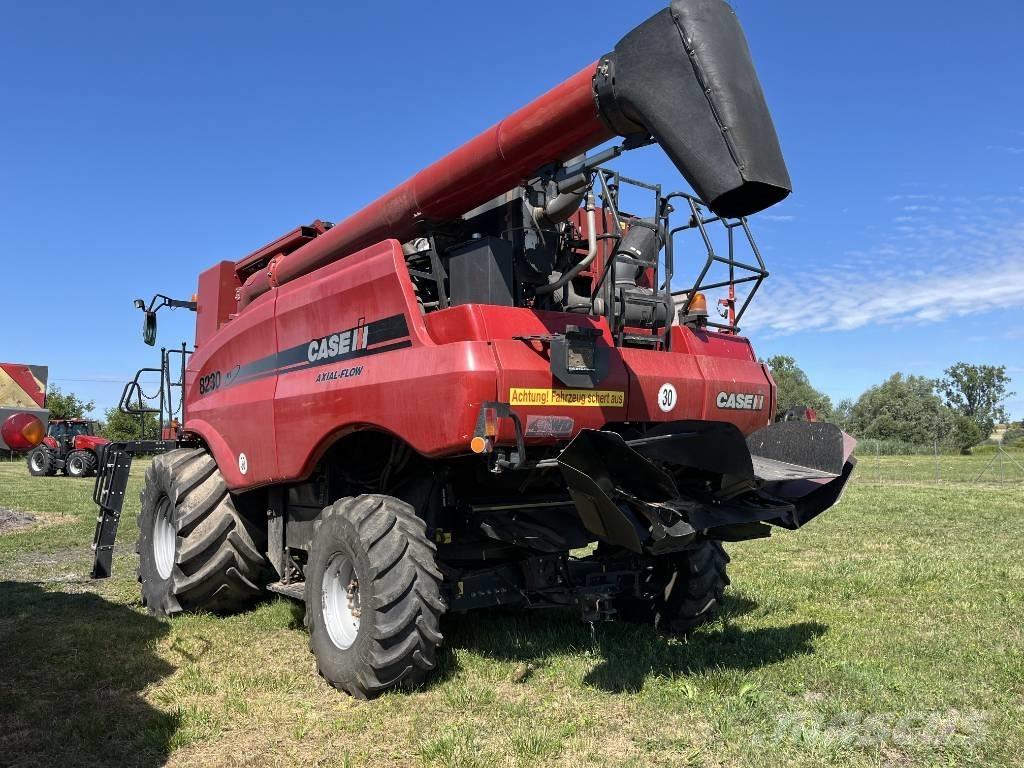 Case IH AF 8230 Ceifeiras debulhadoras