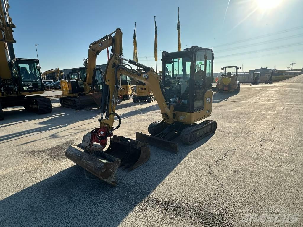 CAT 301.8 Miniescavadeiras