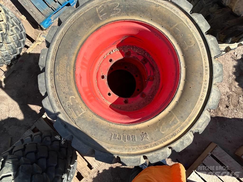 Bobcat 12x16.5 Tires Pneus