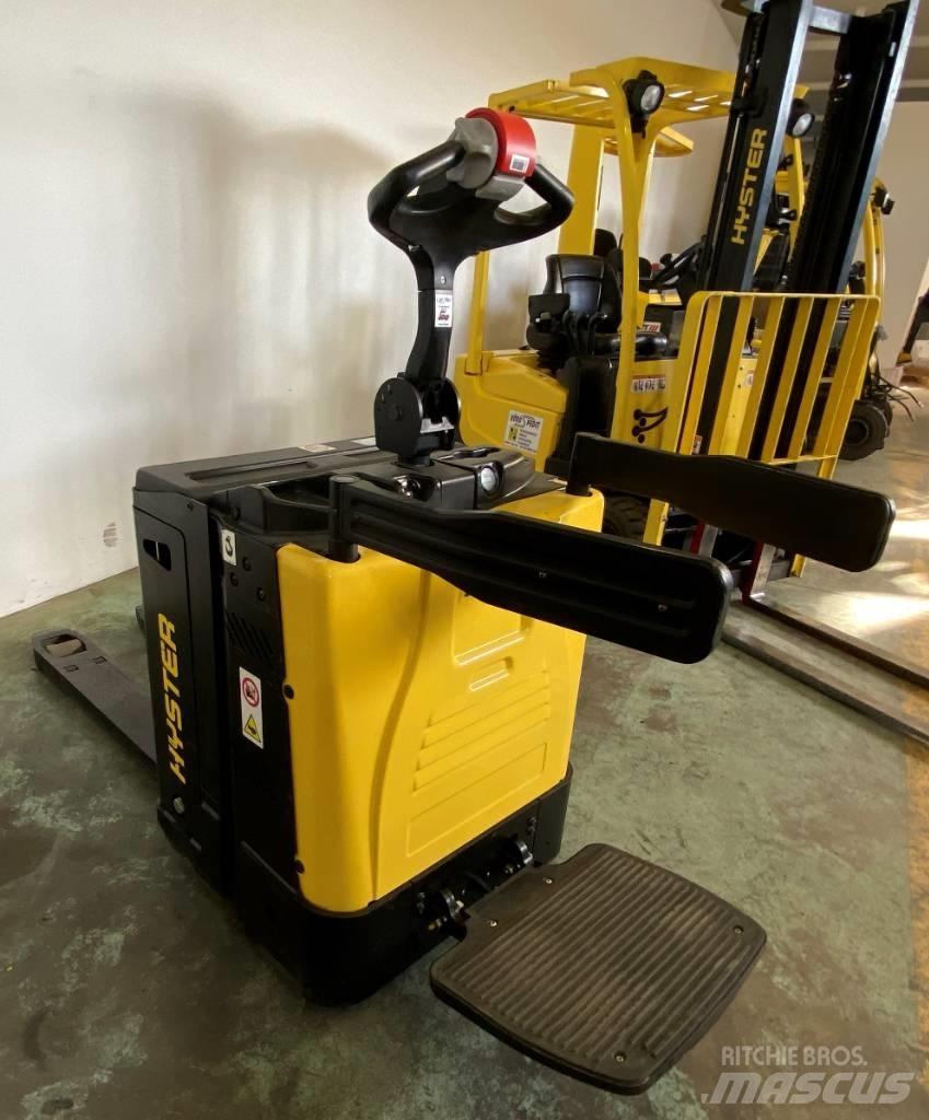 Hyster P2.0S FBW Empilhador para operador externo