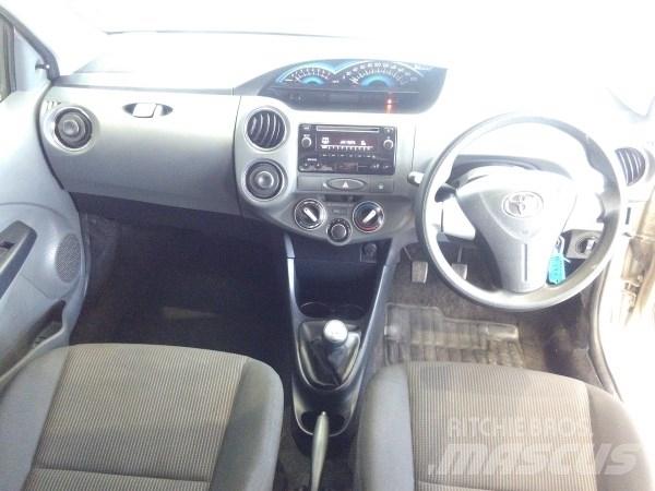 Toyota eitos Automóvel