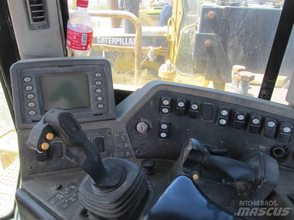 CAT D 9 T Dozers - Tratores rastos