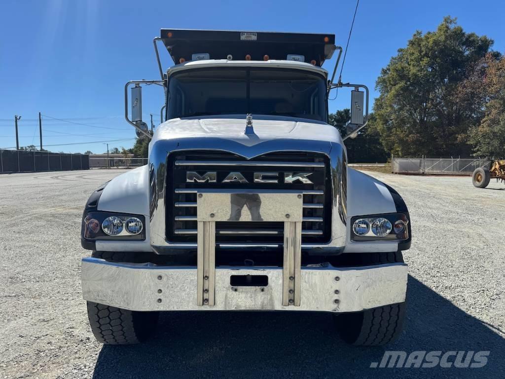 Mack GU713 Camiões basculantes