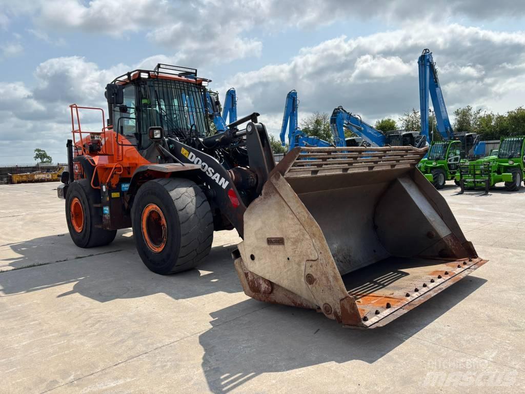 Doosan DL 300-5 Carregadeiras de rodas