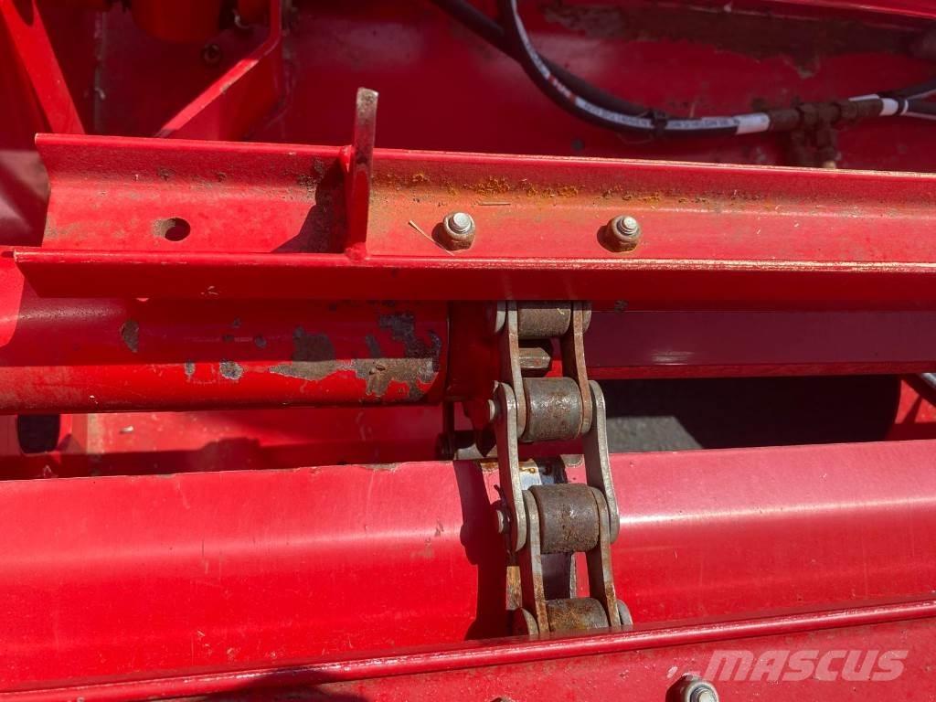 Silofarmer DB18 Cortadores, moinhos e desenroladores de fardos