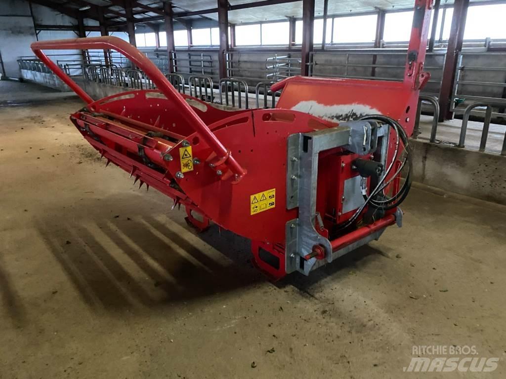 Silofarmer DB18 Cortadores, moinhos e desenroladores de fardos