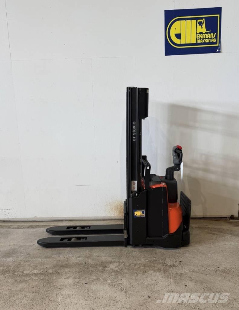 BT truck SWE 140L Empilhador para operador externo