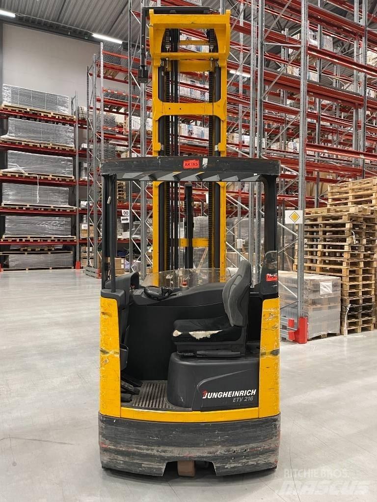 Jungheinrich ETV 216 Empilhadores Elevadores