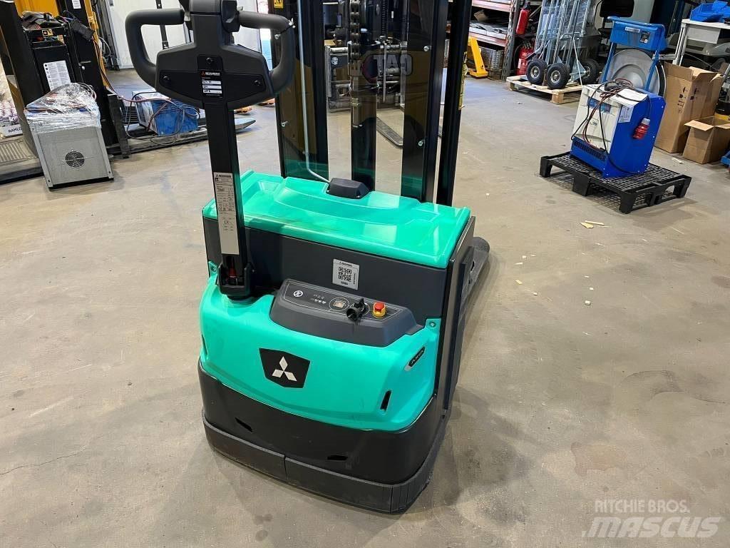 Mitsubishi SBP12N3 Empilhador para operador externo