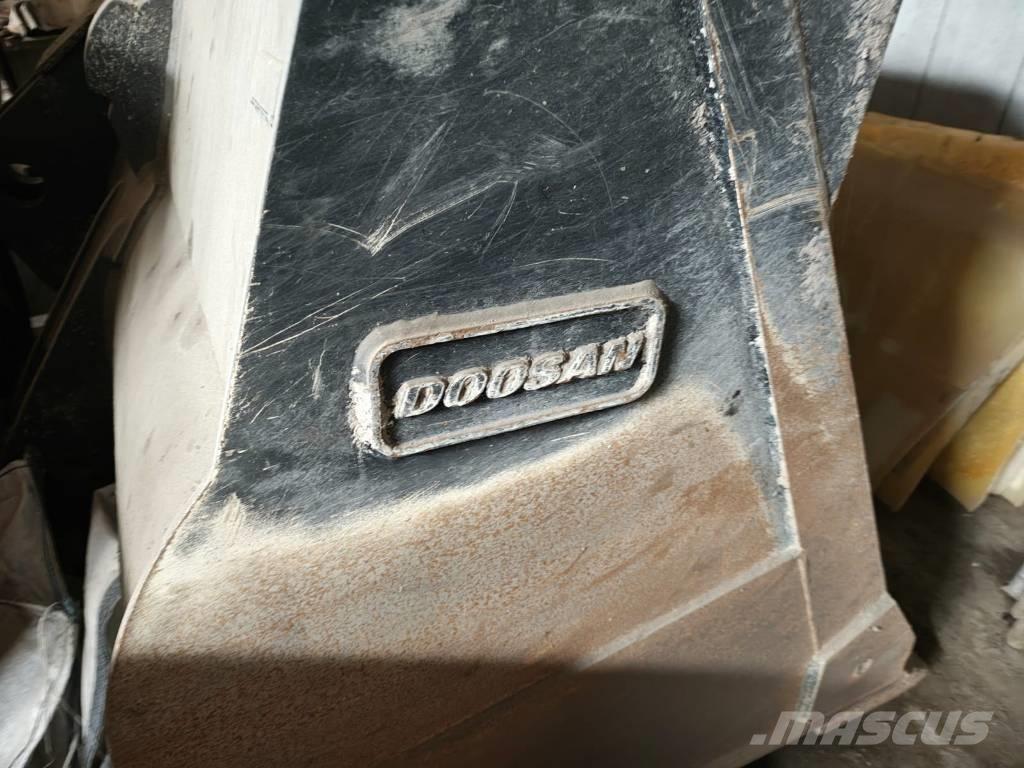 Doosan DL 320-7 Carregadeiras de rodas