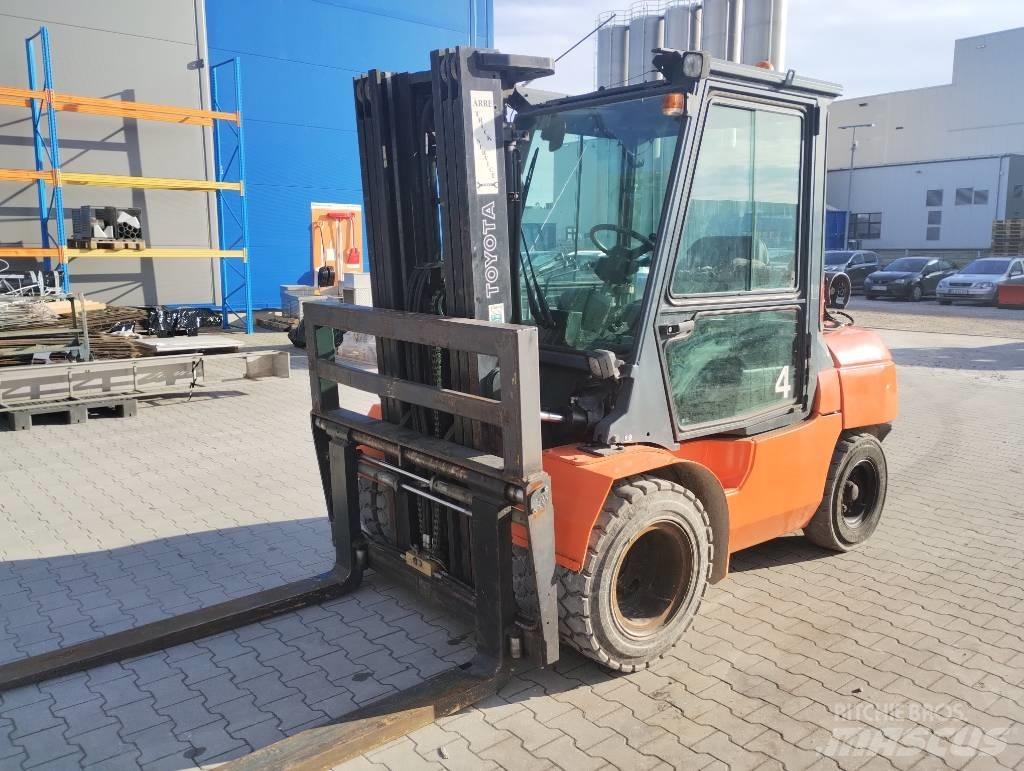 Toyota 02-8 FGJF 35 Empilhadores a gás